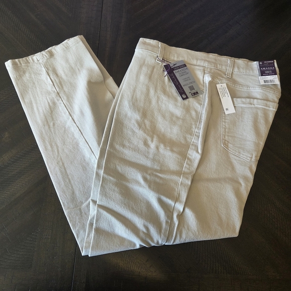 NWT Gloria Vanderbilt Amanda Stonewood Jeans 16W Classic Rise Tapered Leg - Picture 8 of 10